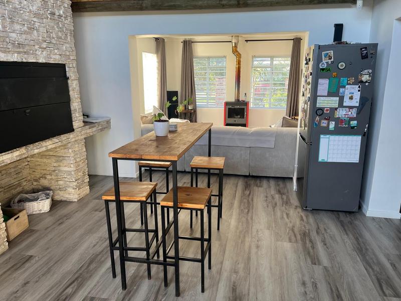 To Let 3 Bedroom Property for Rent in Uitzicht Western Cape